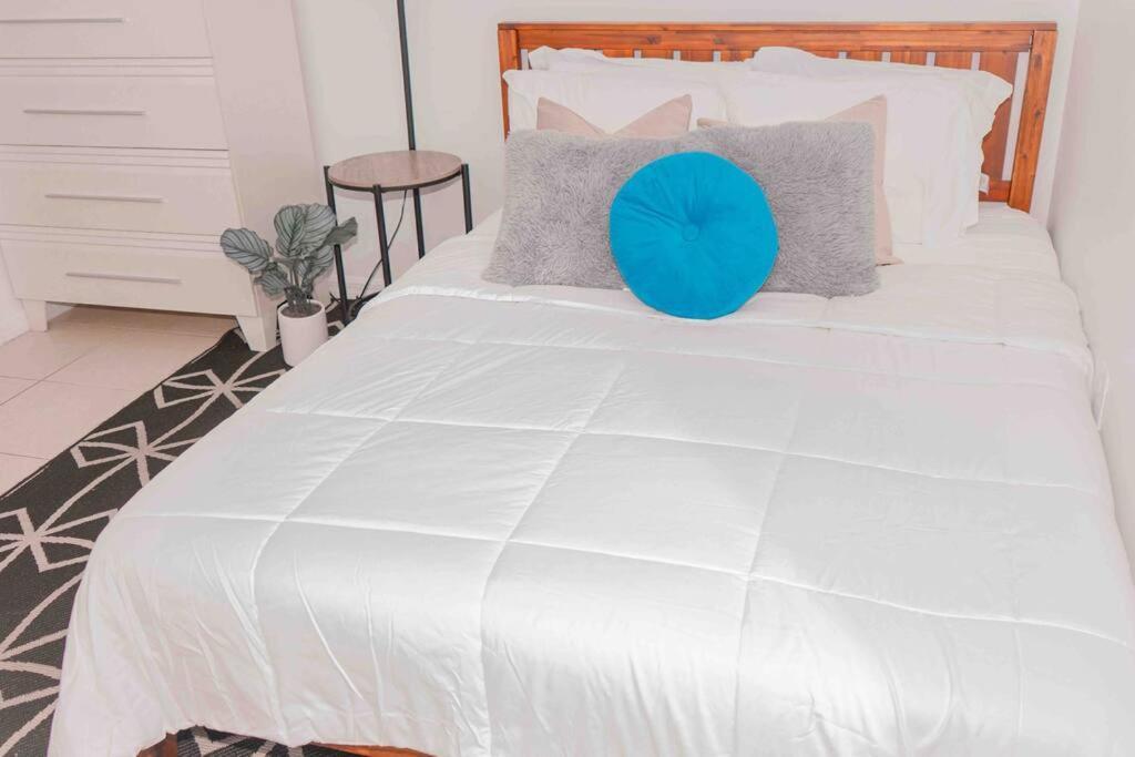 Newly Renovated Condo 5 Min From Airport Miami Luaran gambar