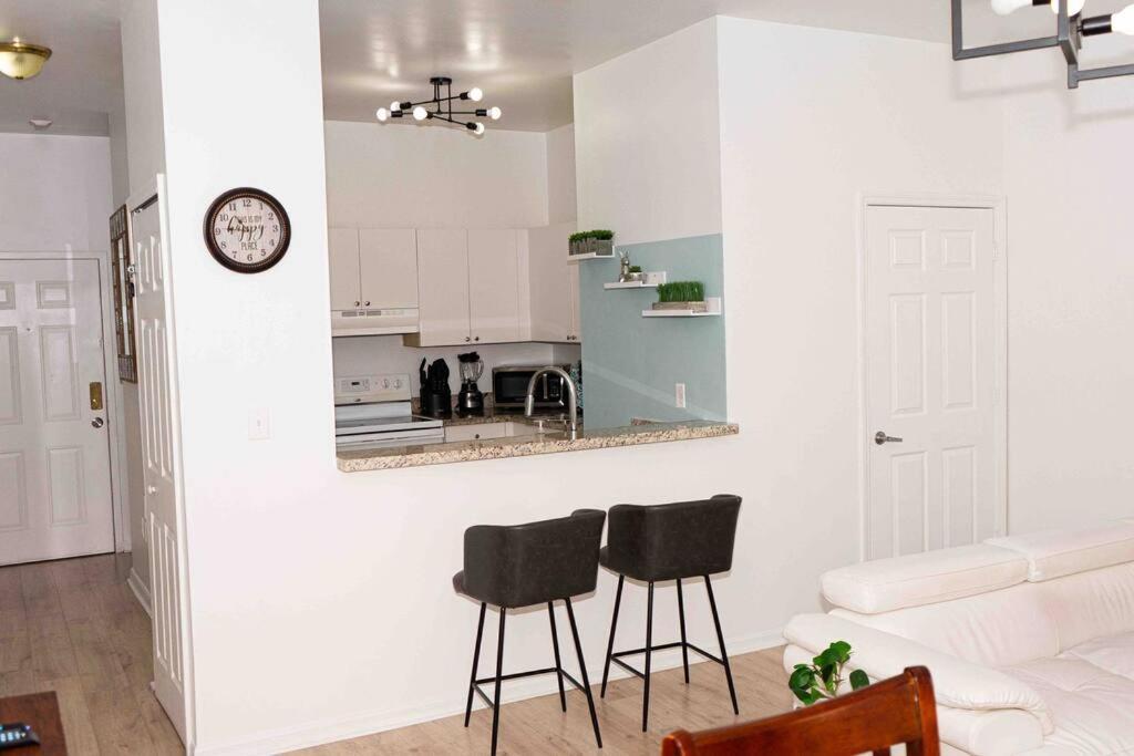 Newly Renovated Condo 5 Min From Airport Miami Luaran gambar
